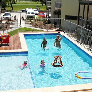 3* Resort Emu Park Beach Resort